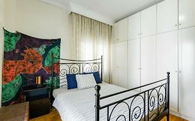 Cozy And Bright Apartment In The Heart Of The City